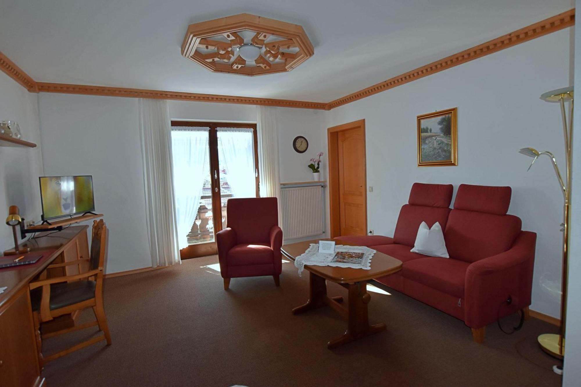 Ferienwohnung-Susanne-Im-Gaestehaus-Bergfrieden Bayersoien エクステリア 写真
